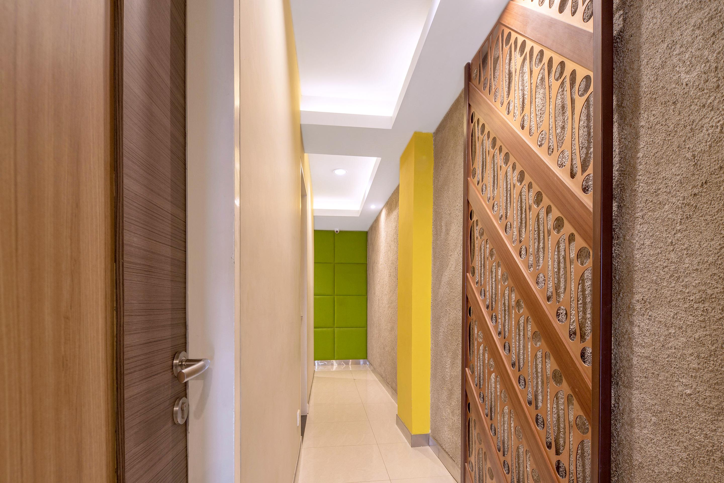 Super Oyo Capital O 1121 Orienchi 2 Hotel Джакарта Екстериор снимка