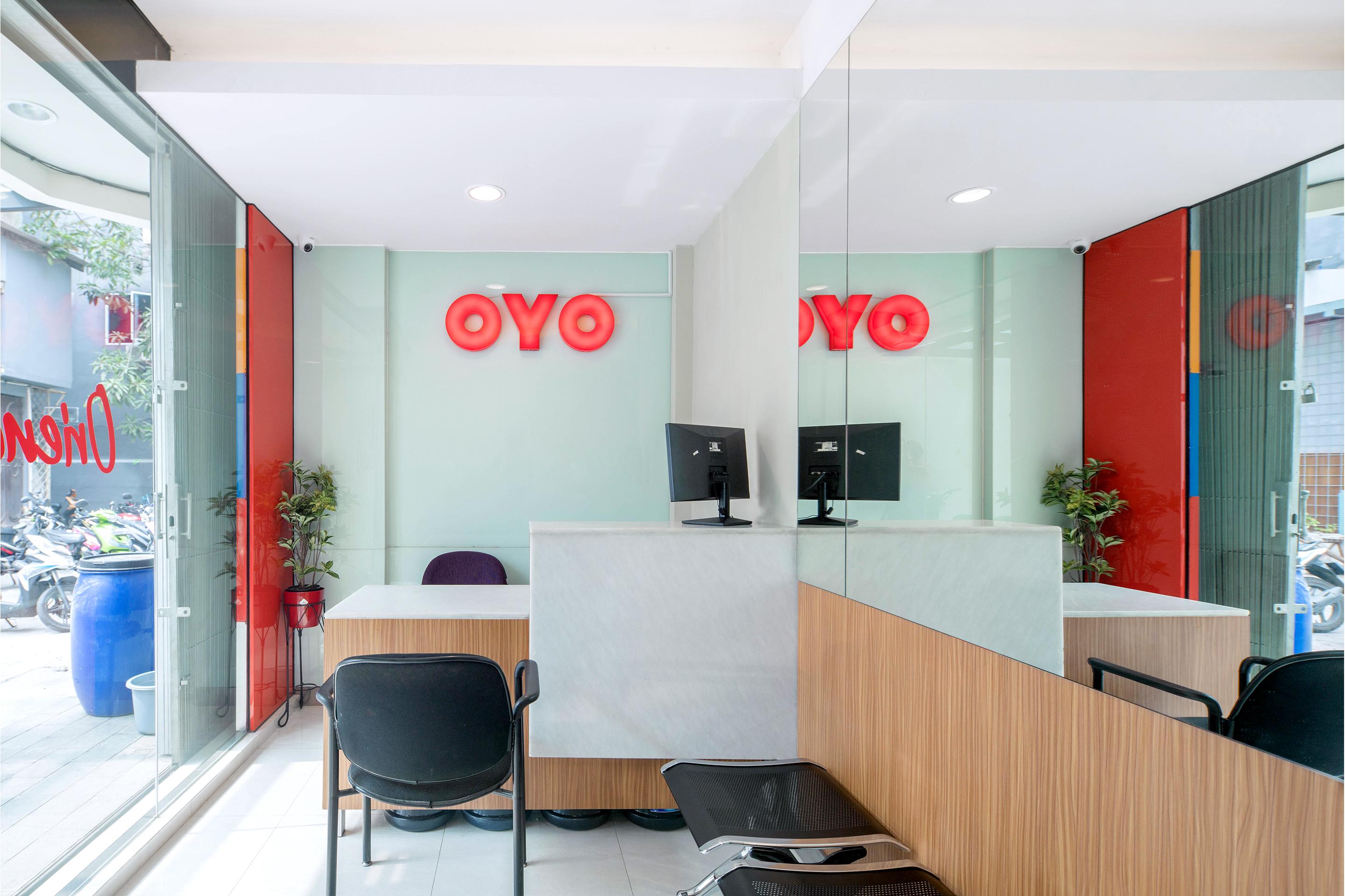 Super Oyo Capital O 1121 Orienchi 2 Hotel Джакарта Екстериор снимка